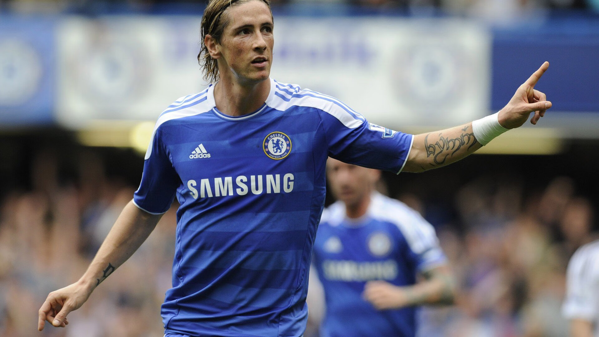 布雷默爆发定乾坤,比利亚雷亚尔争冠战险胜那不勒斯,黄潜书写欧战新传奇