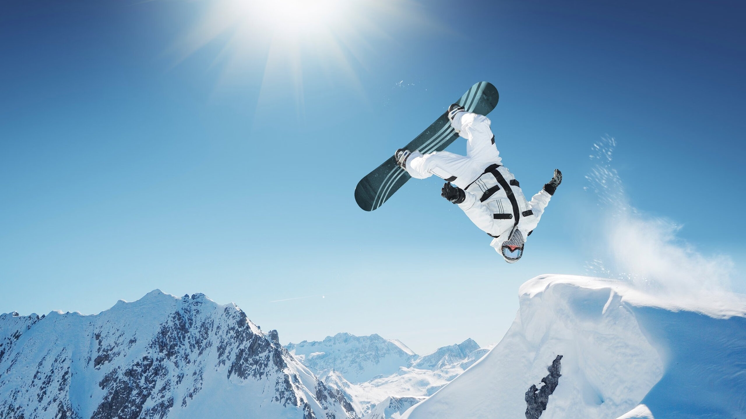 孤胆骑士与银色闪电，皮亚斯特里单骑救主，阿斯顿马丁轻取索伯的战术启示